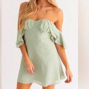 Le Lis Off the Shoulder Green Dress